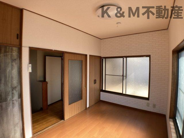 青葉台戸建ての居間・リビング|おしゃれなリビングです