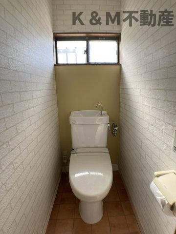 青葉台戸建てのトイレ|落ち着いたトイレです