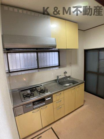 青葉台戸建てのキッチン|キッチンでお料理をお楽しみください