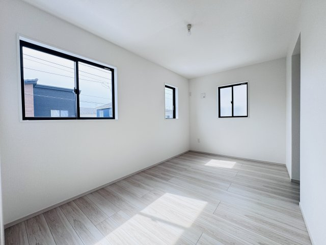 流山市こうのす台新築戸建【江戸川台小学校：9分】の子供部屋|8.6帖洋室