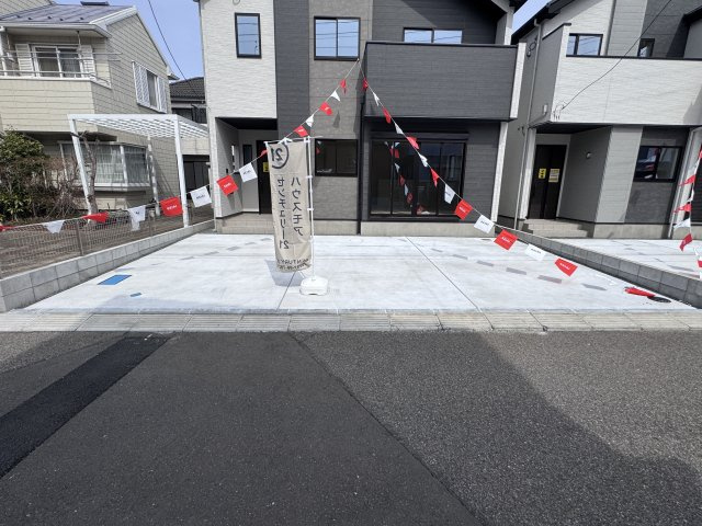 流山市こうのす台新築戸建【江戸川台小学校：9分】の駐車場|1号棟駐車スペース・並列2台駐車可