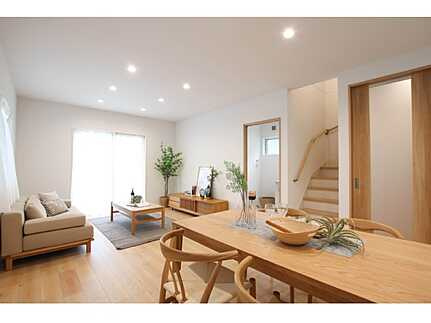 西区新庄町の居間・リビング