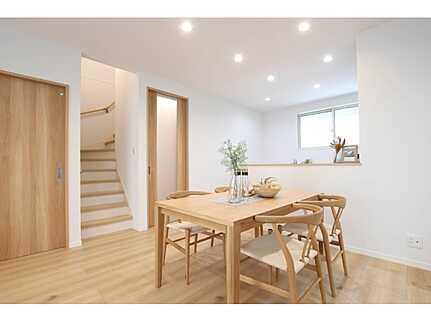 西区新庄町の居間・リビング