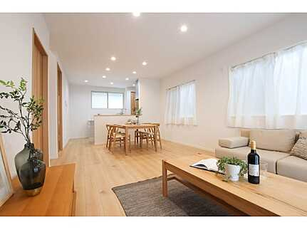 西区新庄町の居間・リビング