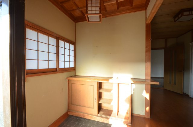 中古住宅　遠賀町若葉台7-7の玄関|広い玄関です