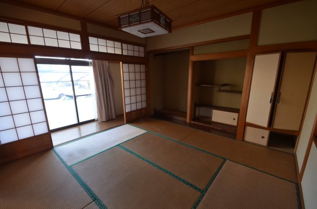中古住宅　遠賀町若葉台7-7の和室|床の間、仏間