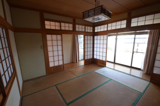 中古住宅　遠賀町若葉台7-7の和室|8畳の和室