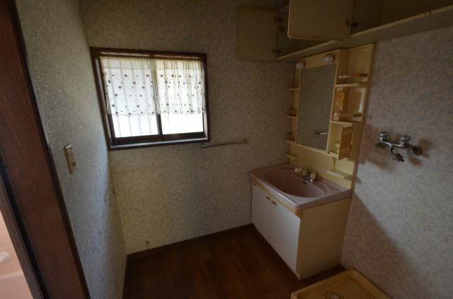 中古住宅　遠賀町若葉台7-7の独立洗面台|独立洗面台、洗濯機置き場