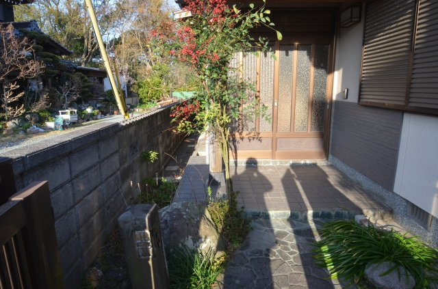 中古住宅　遠賀町若葉台7-7のその他|玄関までの通路