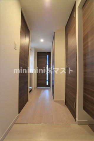S-RESIDENCE天満Gracisの玄関