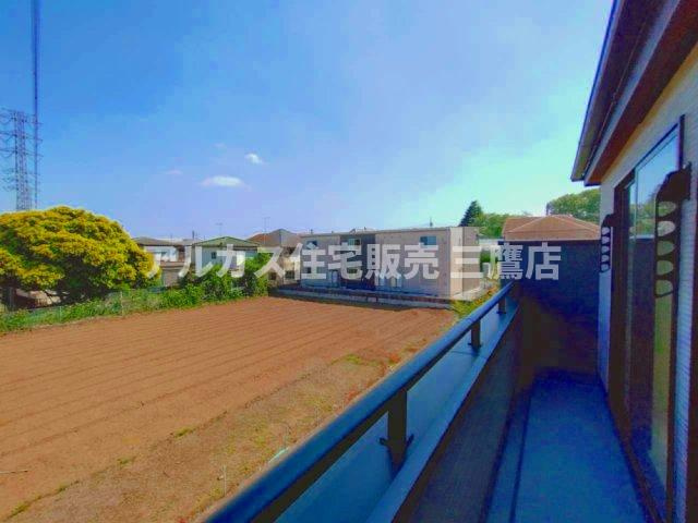京王線 調布駅バス22分北ノ台小学校停歩4分 新築戸建 調布市深大寺北町2丁目のバルコニー