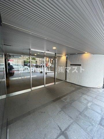 大阪市中央区南船場３丁目の賃貸マンションのエントランス