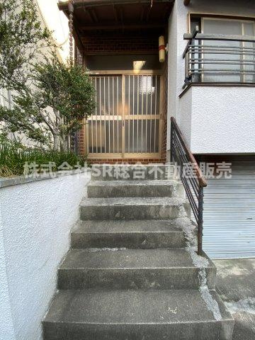 横小路町4丁目中古戸建の玄関|収益物件として家賃収入を得ることも可能です！