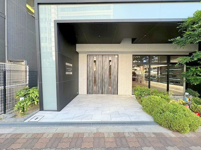 La　Douceur新大阪のエントランス
