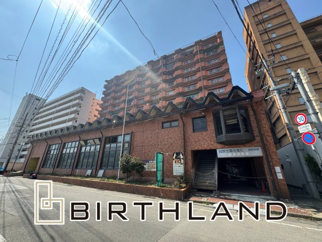 想定年間賃料　39.6万　想定利回り　19.8％　鉄骨鉄筋コンクリート造の外観