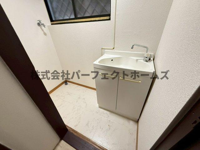 高柳7丁目戸建　賃貸の洗面所|スペースが確保できる洗面所です