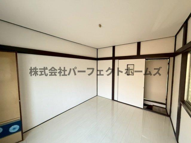 高柳7丁目戸建　賃貸の洋室|明るい洋室です