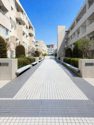 【外観】 | ハイツ東戸塚　ペット飼育可能で大切な家族と暮らせる快適空間/リノベーション済で室内美麗、水回りも一新され安心！/東戸塚駅徒歩16分、LDK約20帖のゆとりある開放的な住まい | ◆土・日・祝日は、当社スタッフによる現地案内会を実施しております。もちろん平日のご案内も可能です。お気軽にご相談ください！！