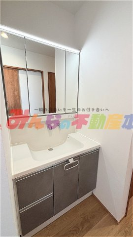 宮ノ陣平屋建住宅の洗面所