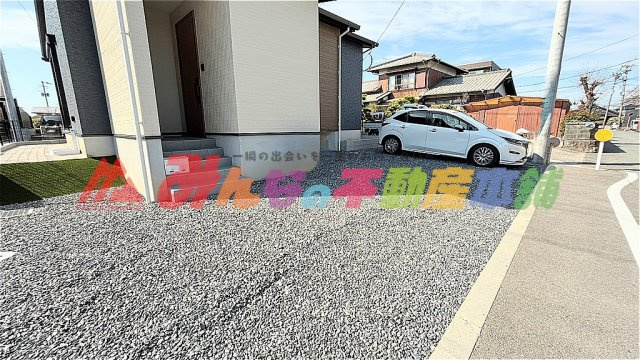宮ノ陣平屋建住宅の駐車場