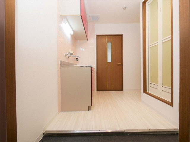 大阪市西区新町１丁目の賃貸マンションの玄関