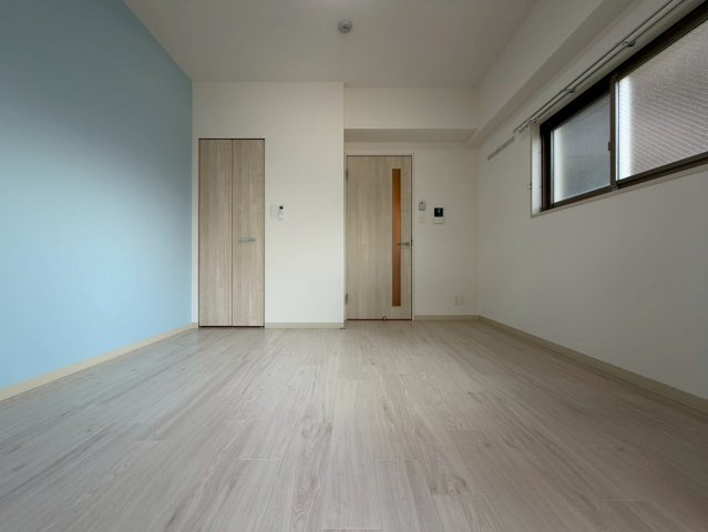 REXIA Shin Umeda DUOの洋室