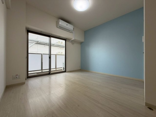 REXIA Shin Umeda DUOの洋室