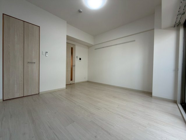 REXIA Shin Umeda DUOの洋室