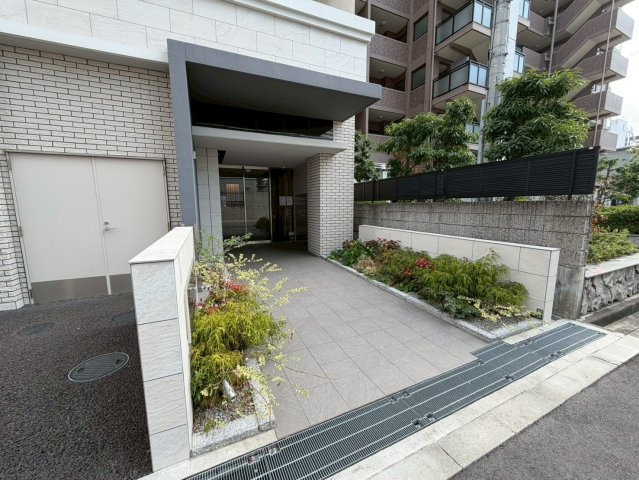 REXIA Shin Umeda DUOのエントランス