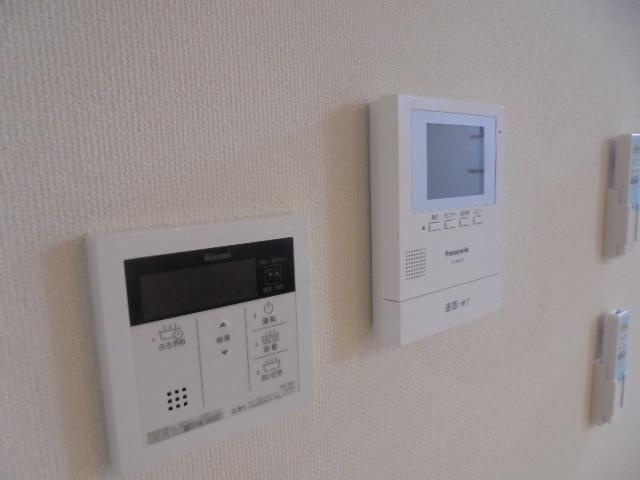 エスカーザの内装|カメラ付インターホン