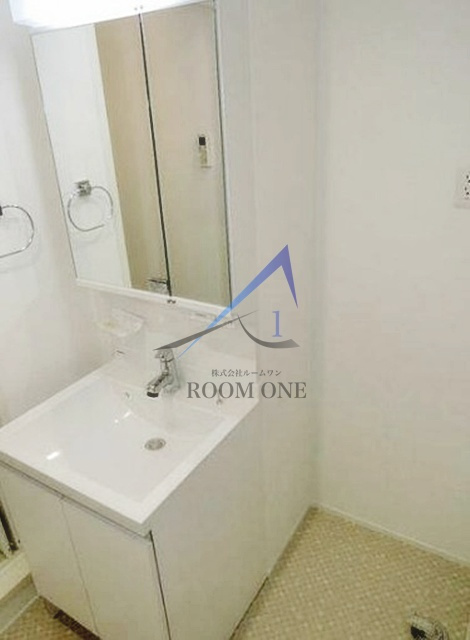 マミービルの洗面所|独立洗面台です。