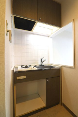 サウザー岡本のキッチン