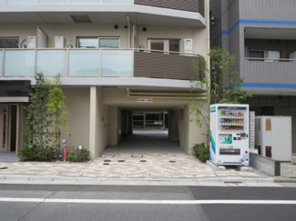 【エントランス】