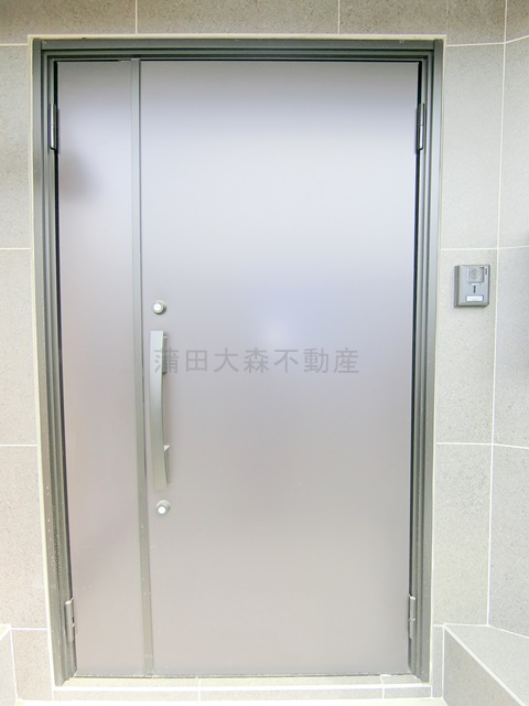 西蒲田4丁目戸建の玄関