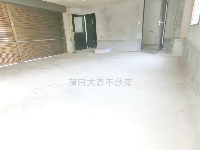 西蒲田4丁目戸建の駐車場