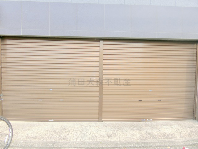 西蒲田4丁目戸建の駐車場