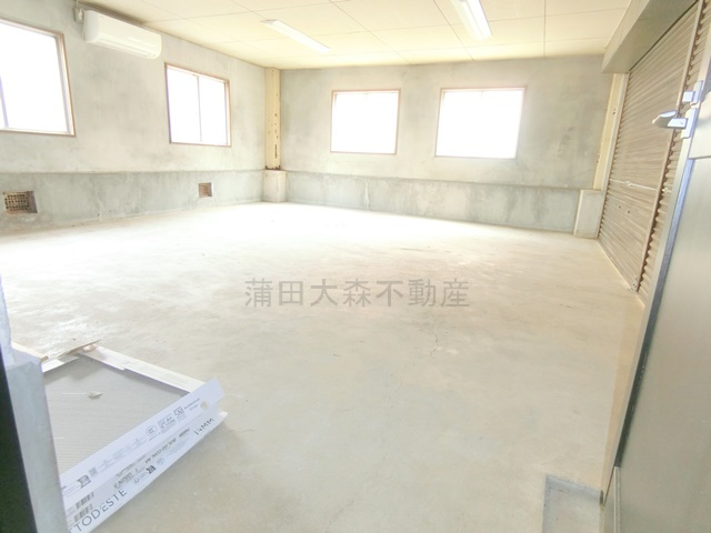 西蒲田4丁目戸建の駐車場|ガレージ