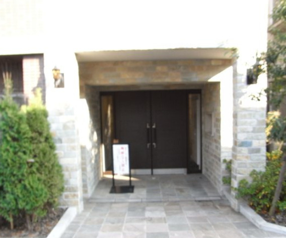 トーシンフェニックス中野のエントランス