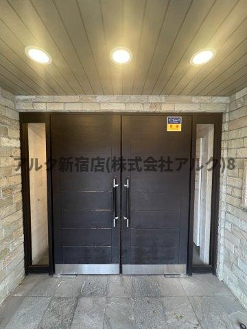 トーシンフェニックス中野のエントランス