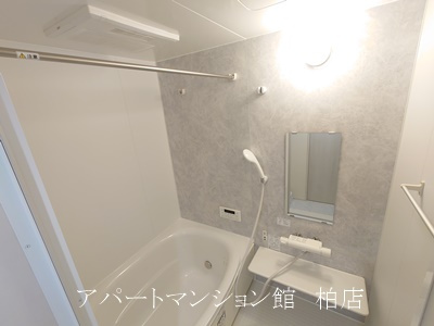 リーブルファイン柏高田の浴室