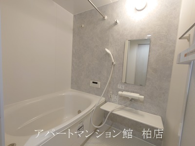 リーブルファイン柏高田の浴室