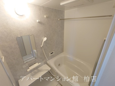 リーブルファイン柏高田の浴室