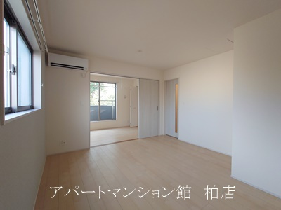 リーブルファイン柏高田の居間・リビング