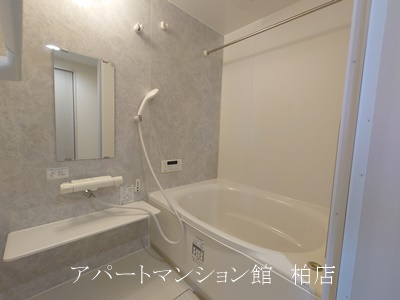 リーブルファイン柏高田の浴室