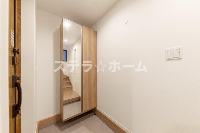 大阪府大阪市城東区野江3丁目　中古一戸建の玄関|シンプルで使いやすい玄関です