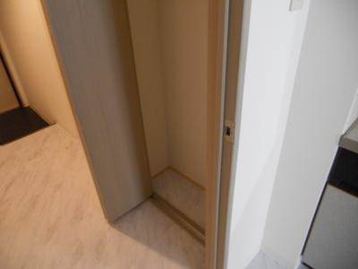 シャルマンビルの内装|廊下収納