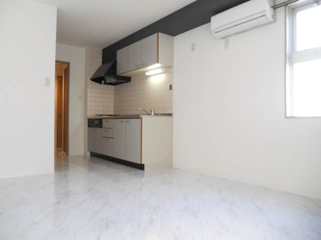 シャルマンビルの居間・リビング