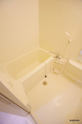 TMK江坂　仲介手数料無料の浴室