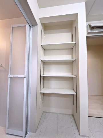 新築戸建・新築建売　福島市渡利舟場　渡利小・渡利中の収納|タオルや着替えなどを置く場所として便利な棚付きです！