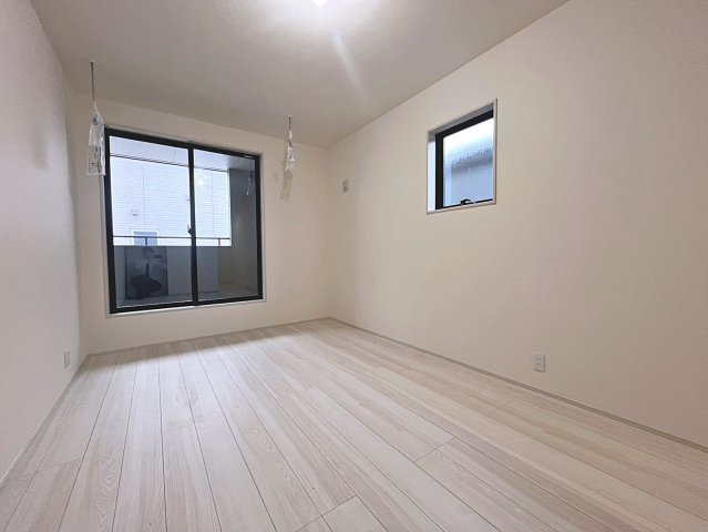 新築戸建・新築建売　福島市渡利舟場　渡利小・渡利中の洋室|7帖の洋室は広々としておりご夫婦の主寝室としておすすめです！